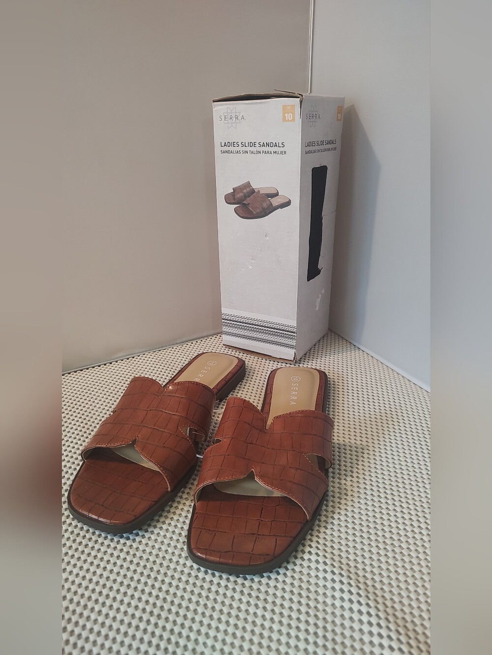 Serra Women's Size 10 Slide Sandals NWOT Brown/Tan Aldi